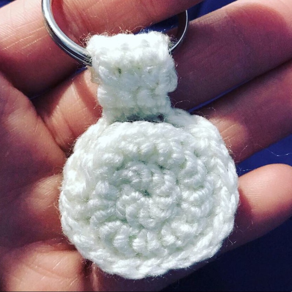 Crocheted Aldi Quarter Keeper Keychain